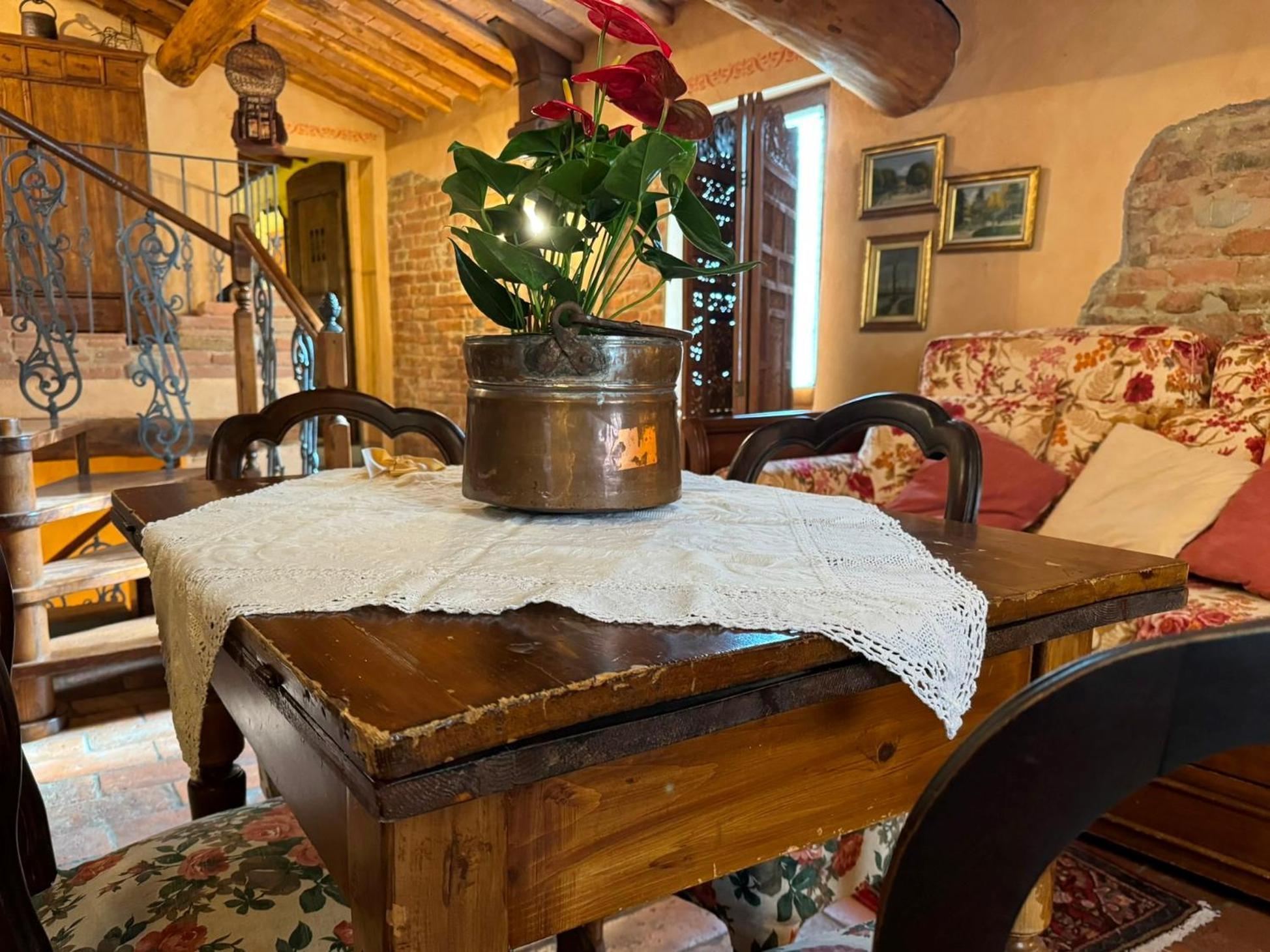 Casa Giulia, Il Gioiello Del Borgo Apartamento Certaldo Exterior foto